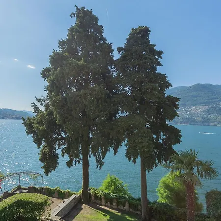 Front With Private Funicular By Rent Appartement Como