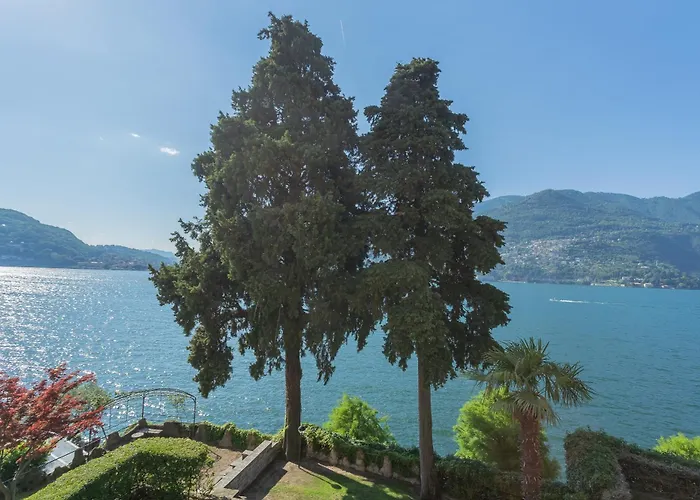 Front With Private Funicular By Rent Apartment Como